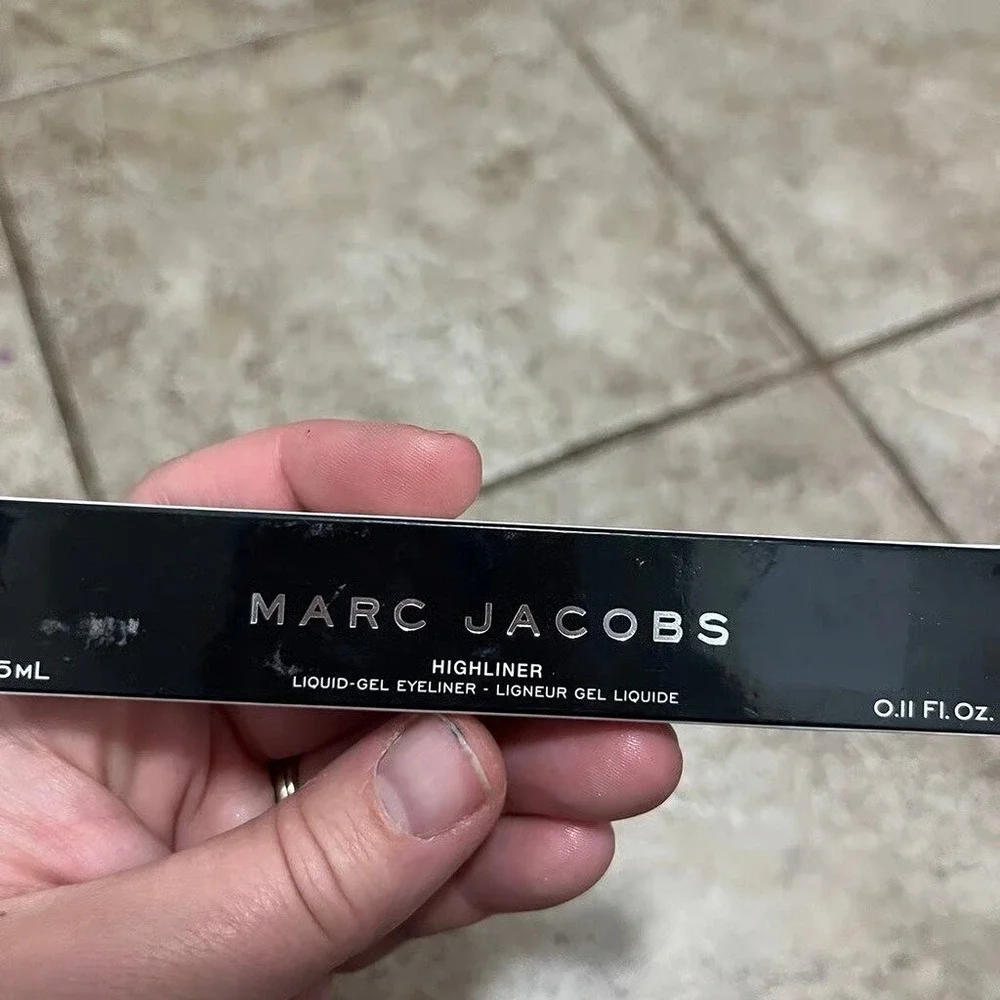 Marc Jacobs Highliner‎ Liquid Gel Eyeliner Makeup Back to the Fuchsia